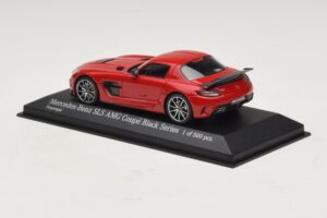 Mercedes SLS AMG C197 Black Series Vermelho Minichamps 1:43 437033021 Metal - imagem 3 de 4