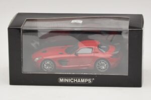 Mercedes SLS AMG C197 Black Series Vermelho Minichamps 1:43 437033021 Metal - imagem 4 de 4