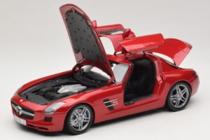 Mercedes SLS AMG C197 Vermelho Metálico Minichamps 1:18 100039020 Metal - imagem 2 de 8