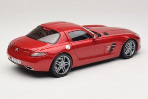 Mercedes SLS AMG C197 Vermelho Metálico Minichamps 1:18 100039020 Metal - imagem 3 de 8