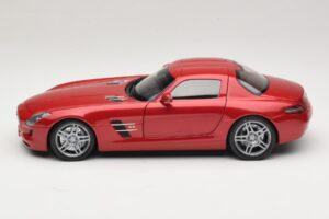Mercedes SLS AMG C197 Vermelho Metálico Minichamps 1:18 100039020 Metal - imagem 4 de 8