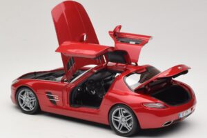 Mercedes SLS AMG C197 Vermelho Metálico Minichamps 1:18 100039020 Metal - imagem 5 de 8