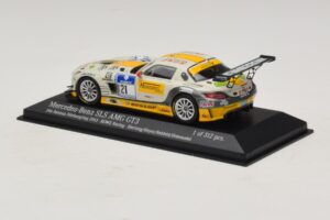 Mercedes SLS AMG GT3 #21 Rowe Racing Hartung / Heyer Nurburgring 24 Hours 2013 Minichamps 1:43 410133221 Metal - imagem 3 de 4