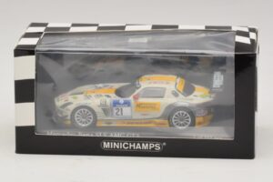 Mercedes SLS AMG GT3 #21 Rowe Racing Hartung / Heyer Nurburgring 24 Hours 2013 Minichamps 1:43 410133221 Metal - imagem 4 de 4