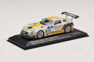 Mercedes SLS AMG GT3 #22 Rowe Racing Graf / Jager Nurburgring 24 Hours 2013 Minichamps 1:43 410133222 Metal - imagem 2 de 4