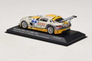 Mercedes SLS AMG GT3 #22 Rowe Racing Graf / Jager Nurburgring 24 Hours 2013 Minichamps 1:43 410133222 Metal - imagem 3 de 4