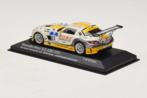Mercedes SLS AMG GT3 #23 Rowe Racing Arnold / Roloff Nurburgring 24 Hours 2013 Minichamps 1:43 410133223 Metal - imagem 3 de 4