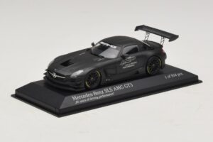 Mercedes SLS AMG GT3 45 Years of Driving Performance Preto Minichamps 1:43 410133200 Metal - imagem 2 de 4