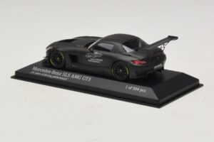 Mercedes SLS AMG GT3 45 Years of Driving Performance Preto Minichamps 1:43 410133200 Metal - imagem 3 de 4