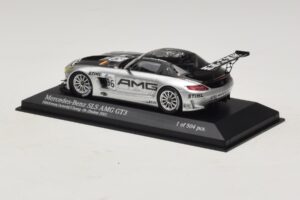 Mercedes SLS AMG GT3 #96 M. Hakkinen / R. Arnold 6 Hours of Zhuhai 2011 Minichamps 1:43 410113296 Metal - imagem 3 de 4
