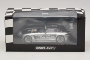 Mercedes SLS AMG GT3 #96 M. Hakkinen / R. Arnold 6 Hours of Zhuhai 2011 Minichamps 1:43 410113296 Metal - imagem 4 de 4