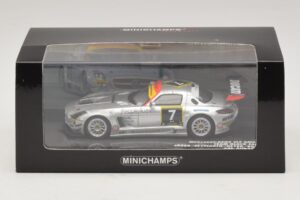 Mercedes SLS AMG GT3 #7 Black Falcon Jager / Seyffarth 24 Hours of Dubai 2011 Minichamps 1:43 437110307 Metal - imagem 5 de 5