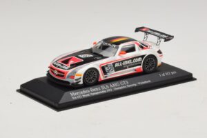 Mercedes SLS AMG GT3 All-Inkl.com #38 FIA GT1 World Championship 2012 Champions Minichamps 1:43 410123238 Metal - imagem 2 de 4