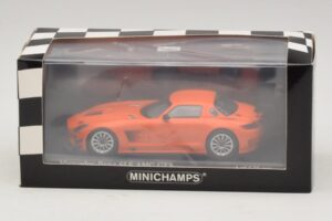 Mercedes SLS AMG GT3 Street Orange Minichamps 1:43 410113204 Metal - imagem 4 de 4
