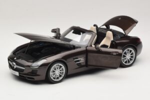 Mercedes SLS AMG Sepang Brown Minichamps 1:18 B66960080 Metal - imagem 2 de 9