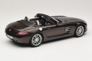 Mercedes SLS AMG Sepang Brown Minichamps 1:18 B66960080 Metal - imagem 4 de 9