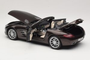 Mercedes SLS AMG Sepang Brown Minichamps 1:18 B66960080 Metal - imagem 6 de 9