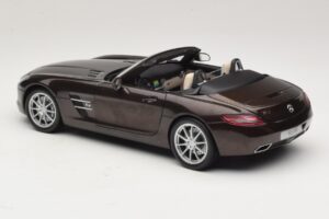 Mercedes SLS AMG Sepang Brown Minichamps 1:18 B66960080 Metal - imagem 8 de 9