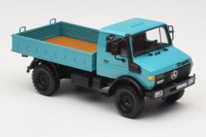 Mercedes Unimog 1300 L Camião de Plataforma Azul Minichamps 1:43 439033020 Metal - imagem 4 de 6