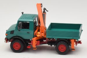Mercedes Unimog 1300 L Basculante com Grua de Carga Minichamps 1:43 439033000 Metal - imagem 3 de 6