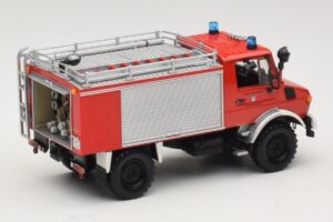 Mercedes Unimog 1300 L TLF 8/18 FF Oberammergau Minichamps 1:43 439033071 Metal - imagem 2 de 6