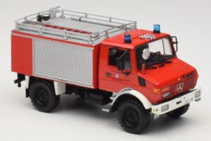 Mercedes Unimog 1300 L TLF 8/18 FF Oberammergau Minichamps 1:43 439033071 Metal - imagem 4 de 6