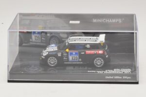 Mini Cooper Dörr Motorsport #139 Hahn / Holoch 24 Hours of Nürburgring 2011 Minichamps 1:43 437112139 Metal - imagem 4 de 5