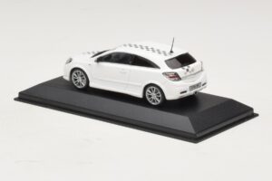 Opel Astra H OPC Nurburgring Edition Branco Minichamps 1:43 ASTRA005 Metal - imagem 3 de 4