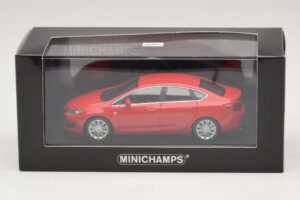 Opel Astra J Vermelho Minichamps 1:43 410042001 Metal - imagem 4 de 4