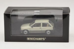 Opel Corsa A Verde Claro Metálico Minichamps 1:43 CORSA001 Metal - imagem 4 de 4