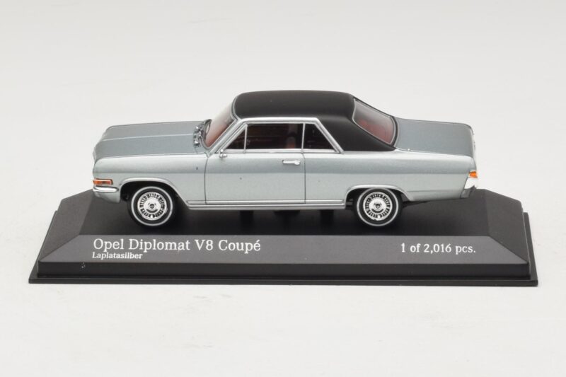 Opel Diplomat A V8 Coupe Prateado Minichamps 1:43 Opel Diplomat A V8 Coupe Prateado Minichamps 1:43 400048020 Metal