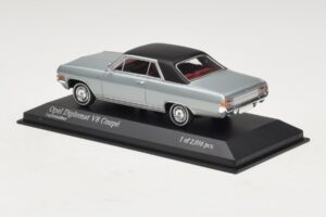 Opel Diplomat A V8 Coupe Prateado Minichamps 1:43 400048020 Metal - imagem 3 de 4