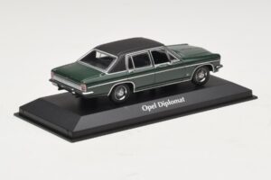 Opel Diplomat B Verde Escuro Maxichamps 1:43 940046070 Metal - imagem 2 de 4