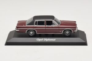 Opel Diplomat B Vermelho Escuro Maxichamps 1:43 940046071 Metal