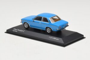 Opel Kadett C Azul Minichamps 1:43 400048101 Metal - imagem 3 de 4