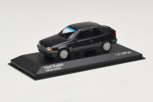 Opel Kadett E Black Metallic Minichamps 1:43 400045901 Metal - imagem 2 de 4