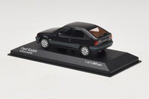 Opel Kadett E Black Metallic Minichamps 1:43 400045901 Metal - imagem 3 de 4