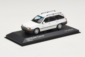 Opel Kadett E Caravan Branco Minichamps 1:43 400045911 Metal - imagem 2 de 4