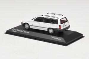 Opel Kadett E Caravan Branco Minichamps 1:43 400045911 Metal - imagem 3 de 4
