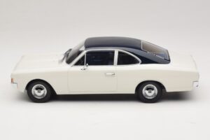 Opel Rekord C Coupé Branco Azul Minichamps 1:18 107047021 Resina - imagem 3 de 6