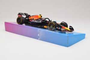 Oracle Red Bull Racing RB18 #11 S. Perez Miami GP 2022 Minichamps 1:18 113220511 Metal - imagem 4 de 7