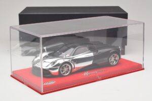 Pagani Huayra Chrome Silver Peça Única BBR 1:18 P1873CM Resina - imagem 7 de 7