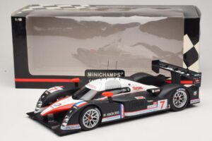 Peugeot 908 HDi FAP LMP1 #7 M. Gene / N. Minassian / J. Villeneuve 24 Hours of Le Mans 2007 Minichamps 1:18 150071207 Metal - imagem 6 de 6