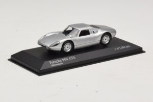 Porsche 904 GTS Prata Minichamps 1:43 400065721 Metal - imagem 2 de 4
