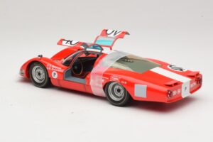 Porsche 906 LH Squadra Tartaruga #40 D. Spoerry / R. Steinemann 12 Hours of Sebring 1967 Minichamps 1:18 100676140 Metal - imagem 5 de 8