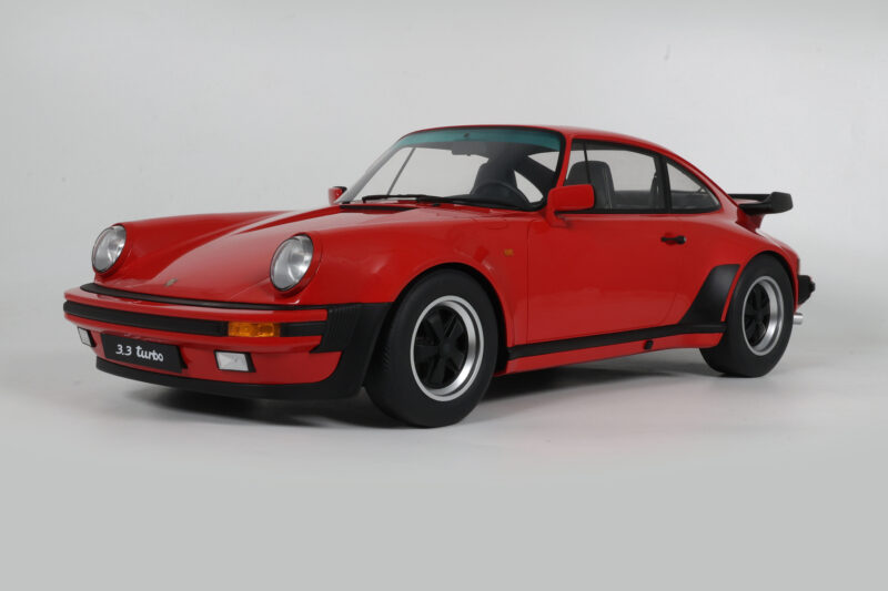Porsche 911 930 Turbo 3.3 India Red GT Spirit 1:8 Porsche 911 930 Turbo 3.3 India Red GT Spirit 1:8 GTS802301 Resina