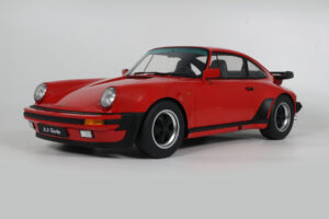 Porsche 911 930 Turbo 3.3 India Red GT Spirit 1:8 GTS802301 Resina - imagem 2 de 2
