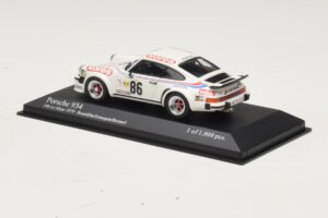 Porsche 911 934 #86 Bourdillat / Ennequin 24 Hours of Le Mans 1979 Minichamps 1:43 400796486 Metal - imagem 3 de 4