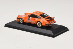 Porsche 911 934 Jagermeister #12 H. Kelleners DRM Nurburgring 1976 Minichamps 1:43 400766412 Metal - imagem 3 de 4
