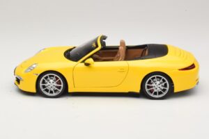 Porsche 911 991 Carrera S Cabriolet Amarelo Minichamps 1:18 100061031 Metal - imagem 4 de 8